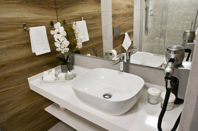 Unirii, Imobil 2023, 2 camere+ terasa, Complet Mobilat si Utilat